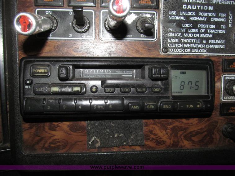 image for item B5340 1997 Kenworth T600 semi truck