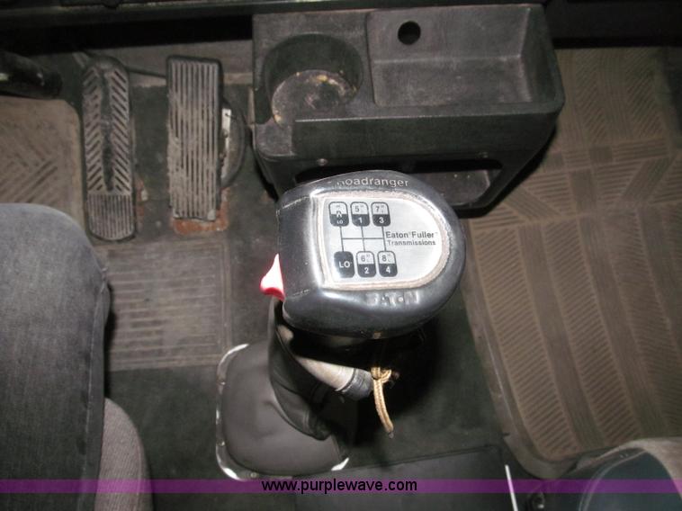 image for item B5340 1997 Kenworth T600 semi truck