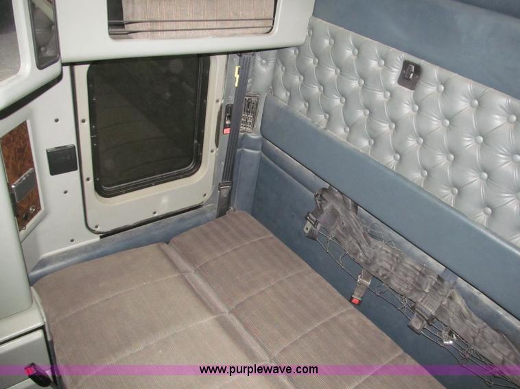 image for item B5340 1997 Kenworth T600 semi truck