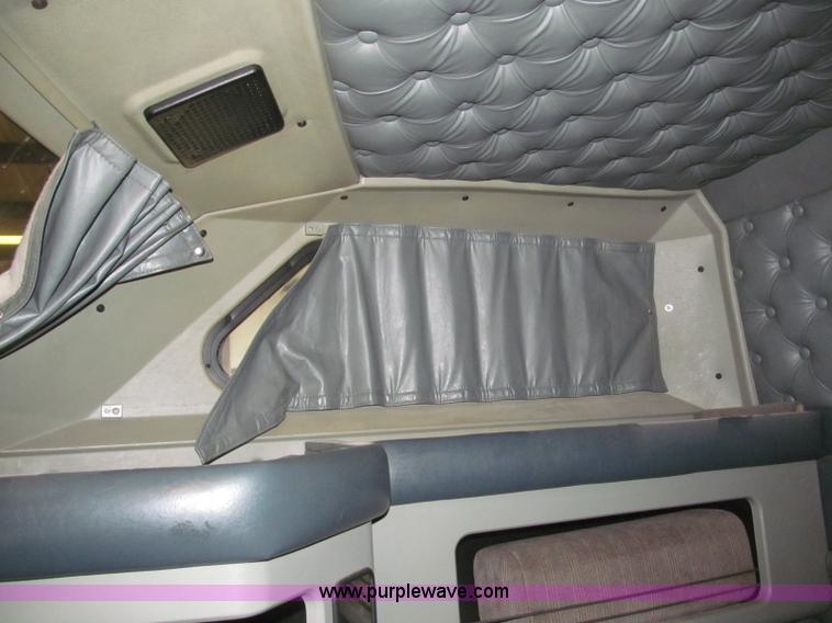 image for item B5340 1997 Kenworth T600 semi truck