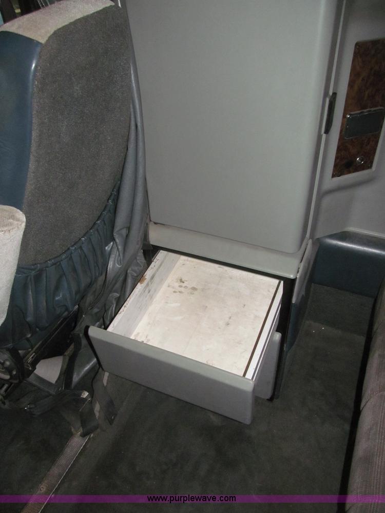 image for item B5340 1997 Kenworth T600 semi truck