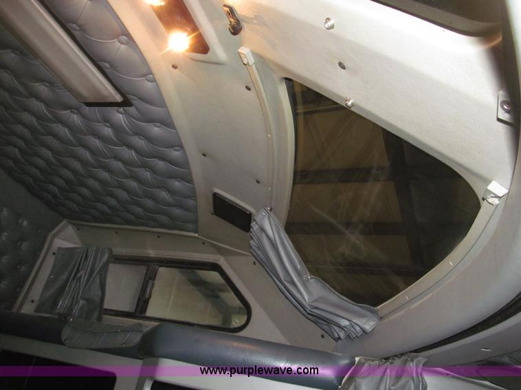 image for item B5340 1997 Kenworth T600 semi truck