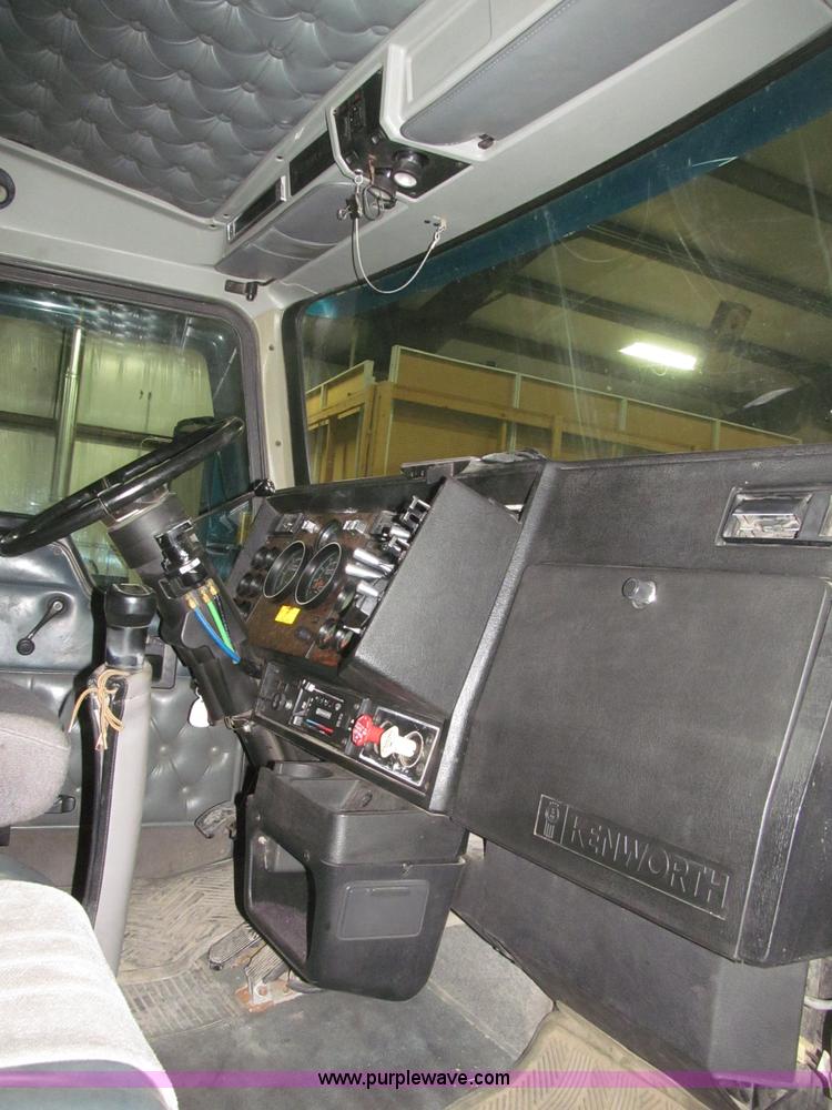 image for item B5340 1997 Kenworth T600 semi truck