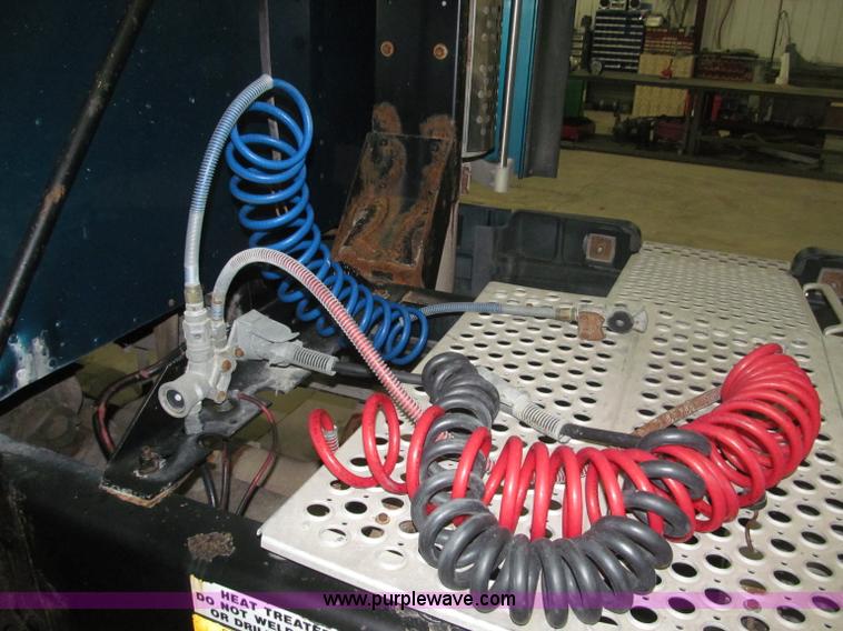 image for item B5340 1997 Kenworth T600 semi truck