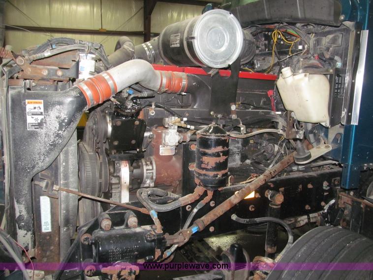 image for item B5340 1997 Kenworth T600 semi truck