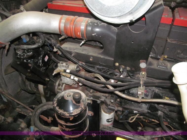 image for item B5340 1997 Kenworth T600 semi truck