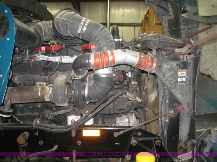 image for item B5340 1997 Kenworth T600 semi truck