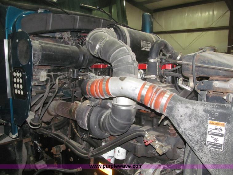 image for item B5340 1997 Kenworth T600 semi truck