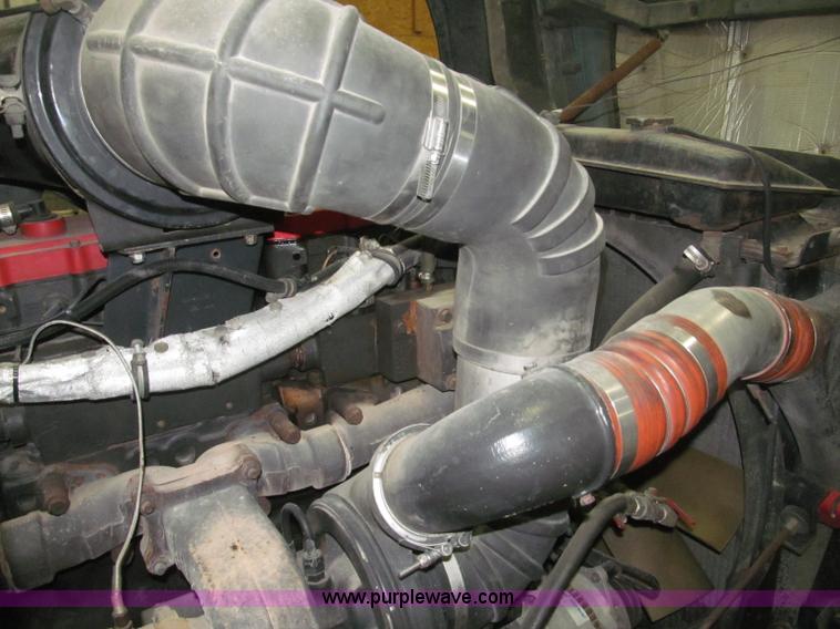 image for item B5340 1997 Kenworth T600 semi truck