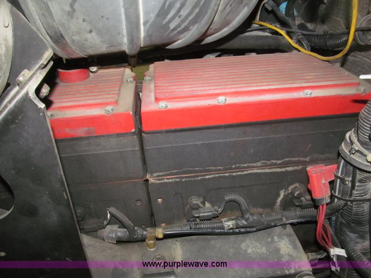 image for item B5340 1997 Kenworth T600 semi truck