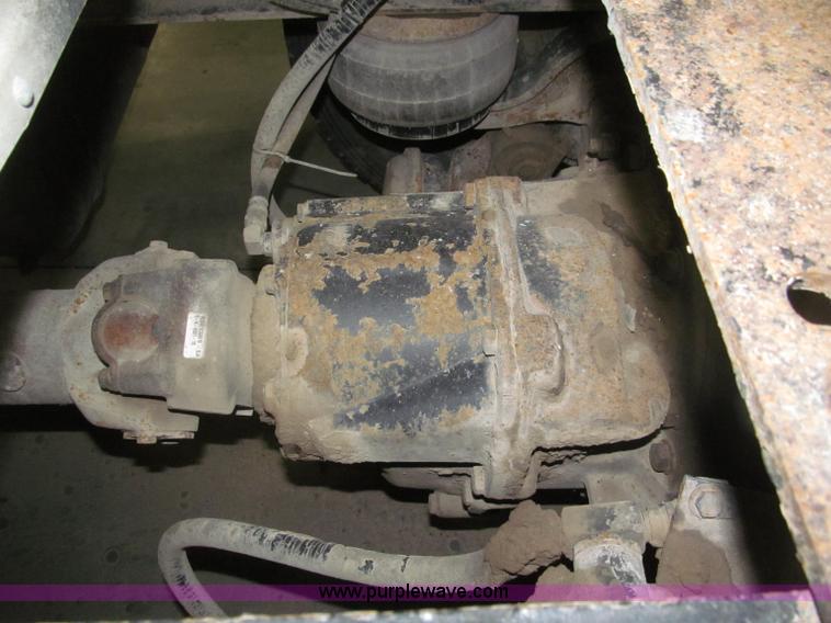 image for item B5340 1997 Kenworth T600 semi truck