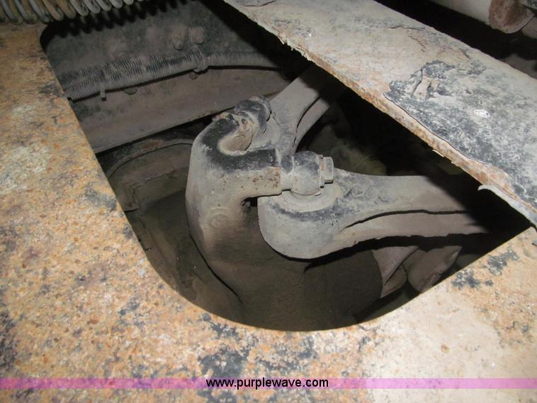 image for item B5340 1997 Kenworth T600 semi truck