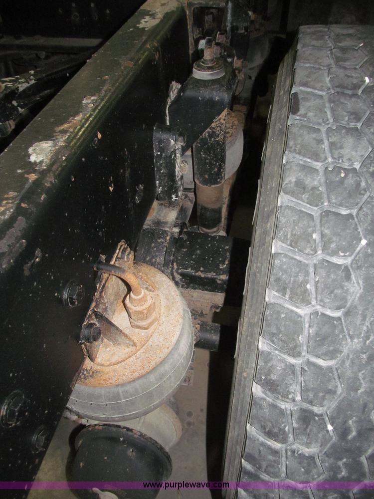 image for item B5340 1997 Kenworth T600 semi truck