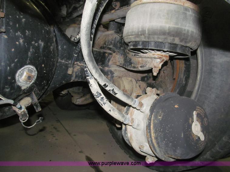 image for item B5340 1997 Kenworth T600 semi truck