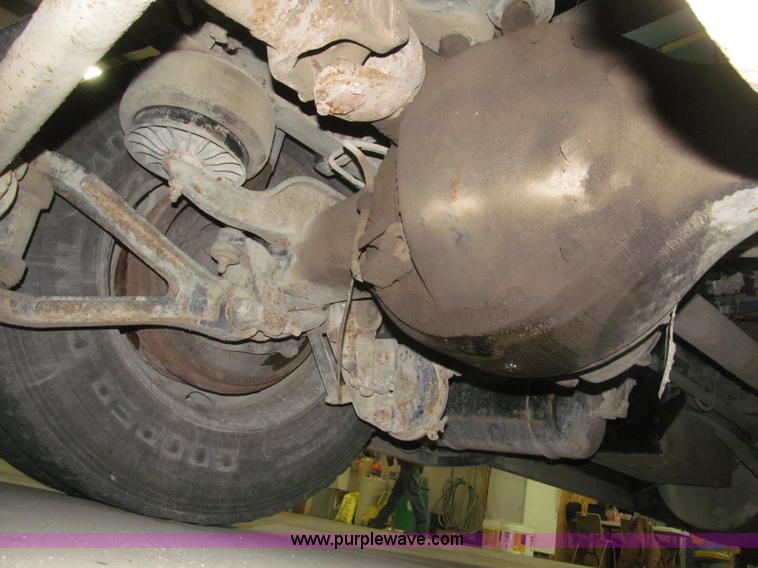 image for item B5340 1997 Kenworth T600 semi truck