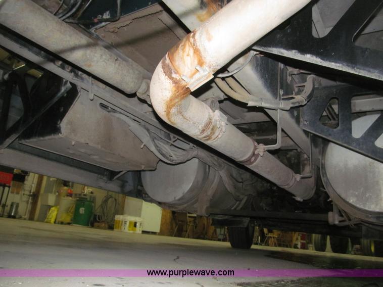 image for item B5340 1997 Kenworth T600 semi truck