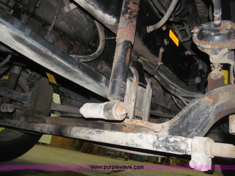 image for item B5340 1997 Kenworth T600 semi truck