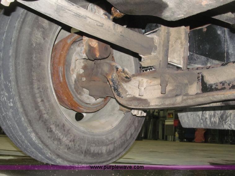 image for item B5340 1997 Kenworth T600 semi truck