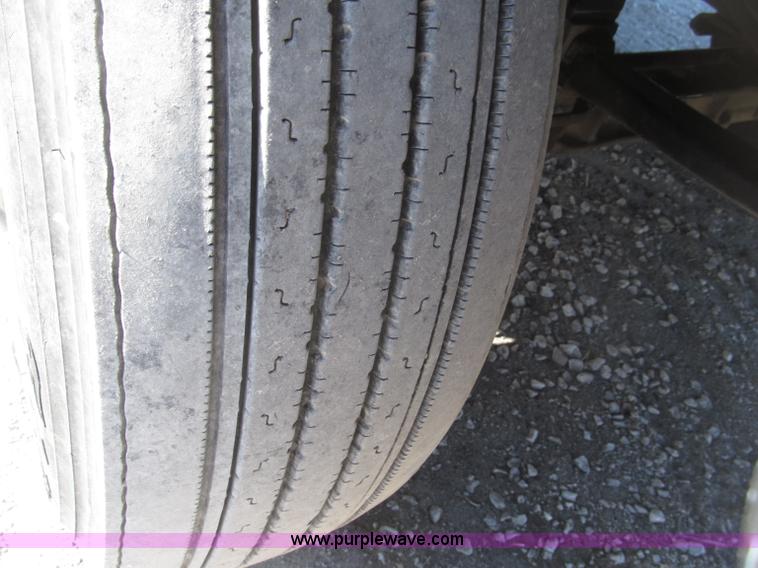 image for item B5340 1997 Kenworth T600 semi truck