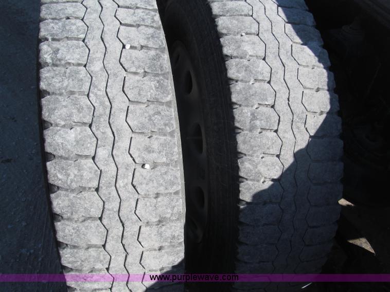 image for item B5340 1997 Kenworth T600 semi truck