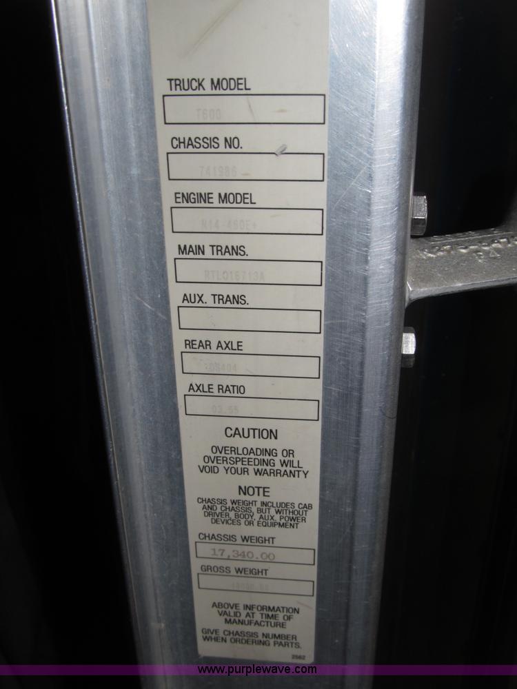 image for item B5340 1997 Kenworth T600 semi truck