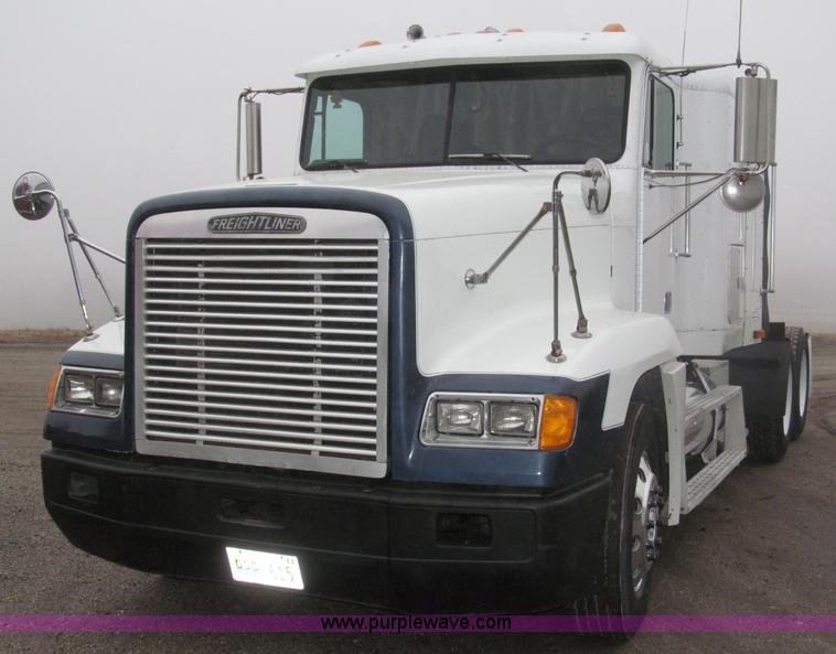 image for item B5342 1995 Freightliner FLD120 semi truck