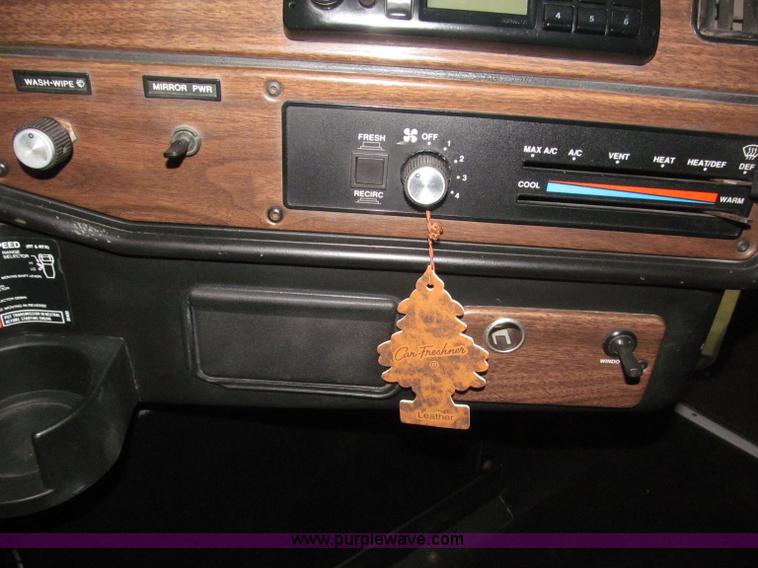 image for item B5342 1995 Freightliner FLD120 semi truck