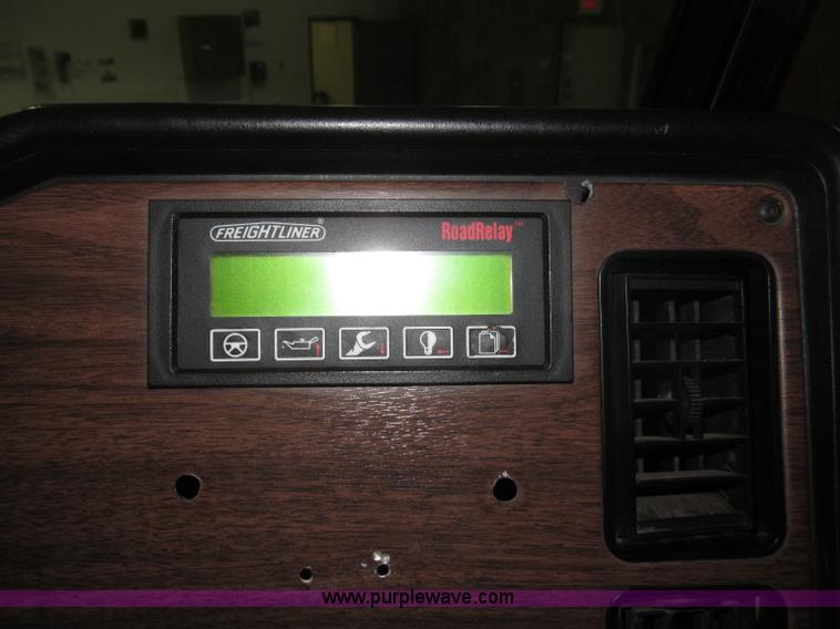 image for item B5342 1995 Freightliner FLD120 semi truck