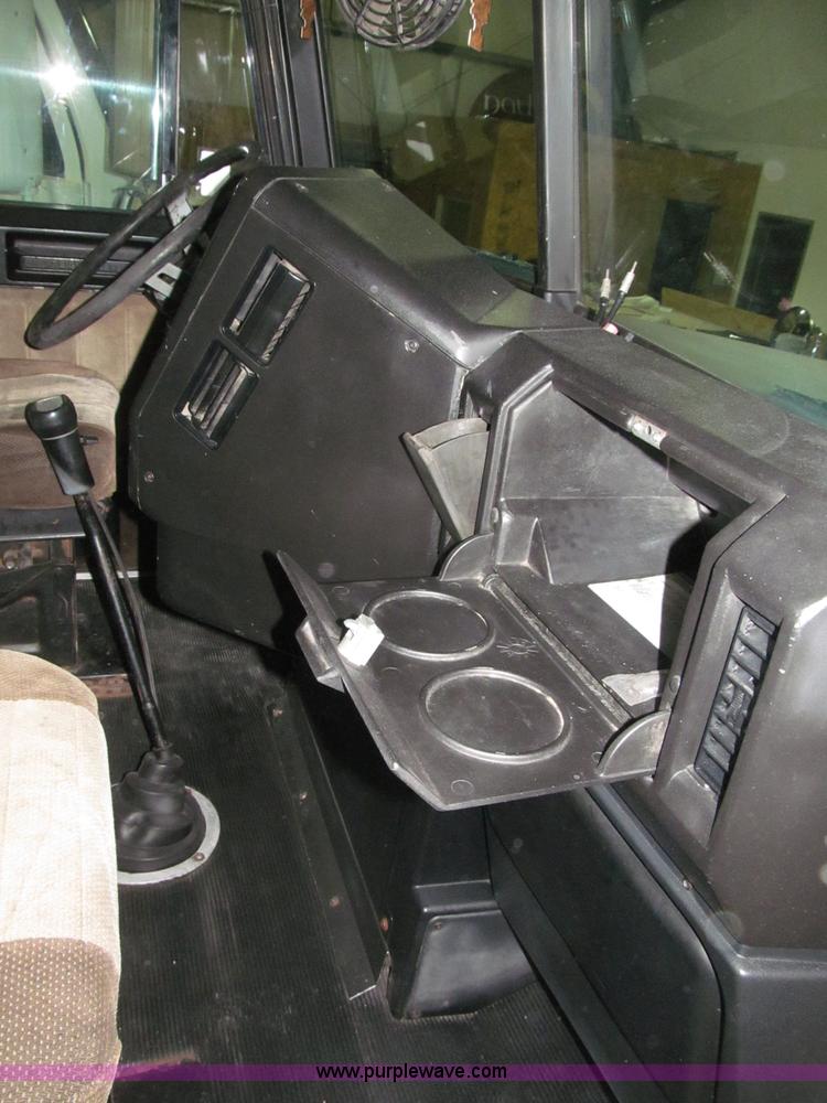 image for item B5342 1995 Freightliner FLD120 semi truck