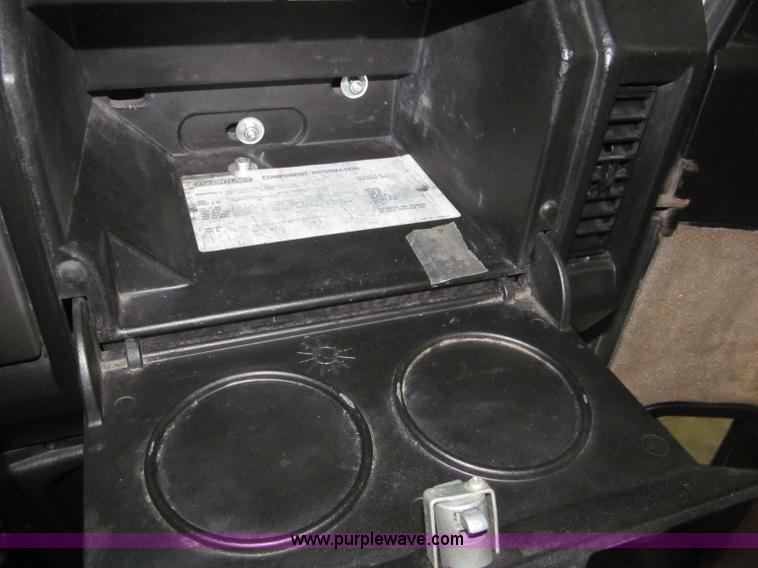 image for item B5342 1995 Freightliner FLD120 semi truck