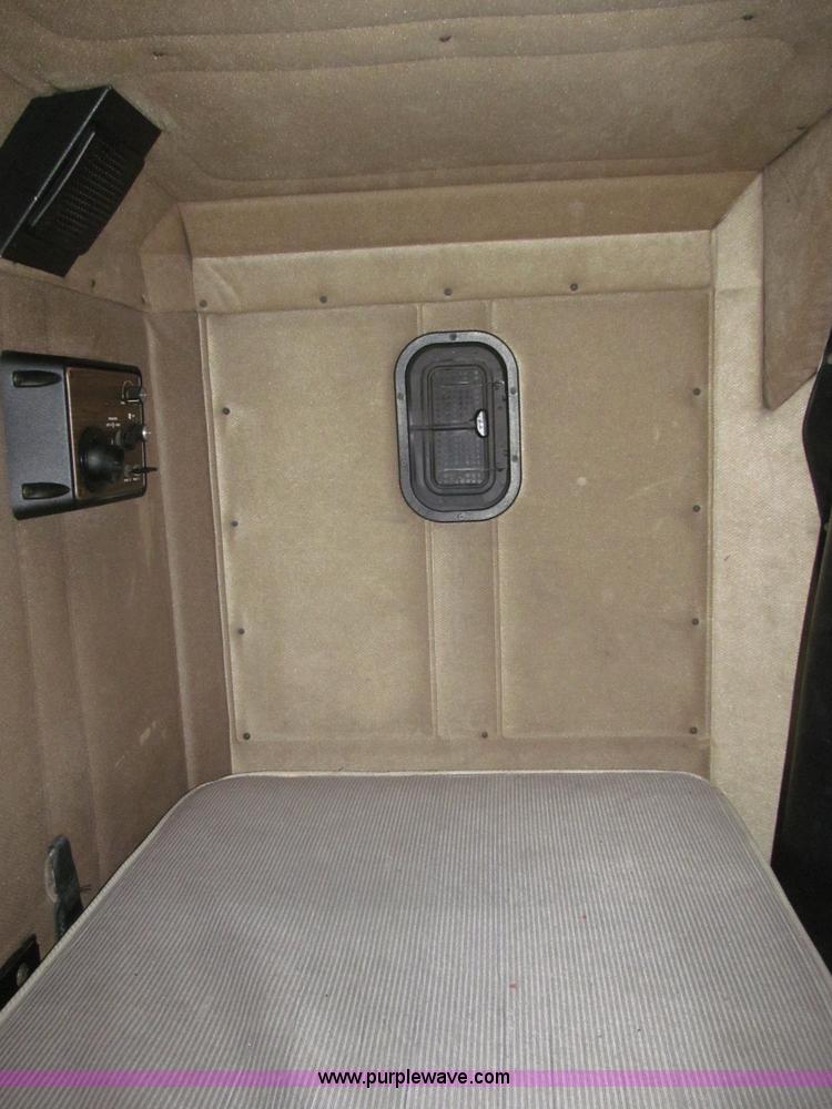 image for item B5342 1995 Freightliner FLD120 semi truck