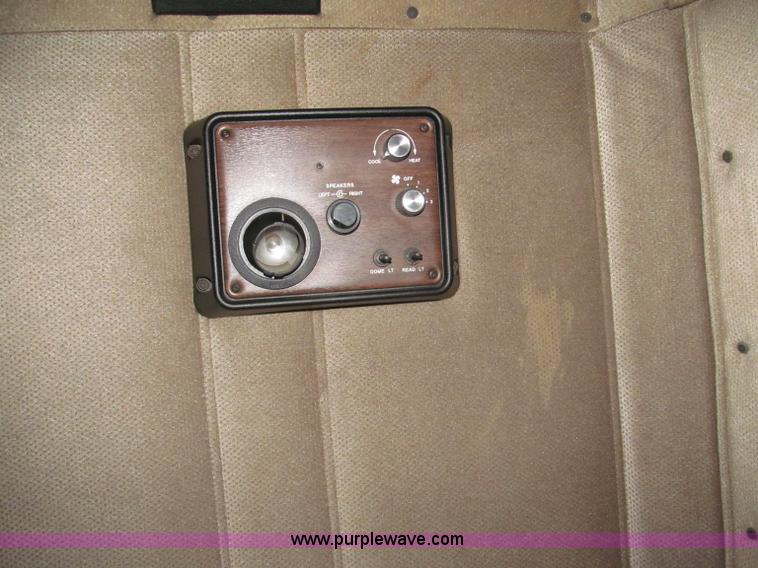 image for item B5342 1995 Freightliner FLD120 semi truck