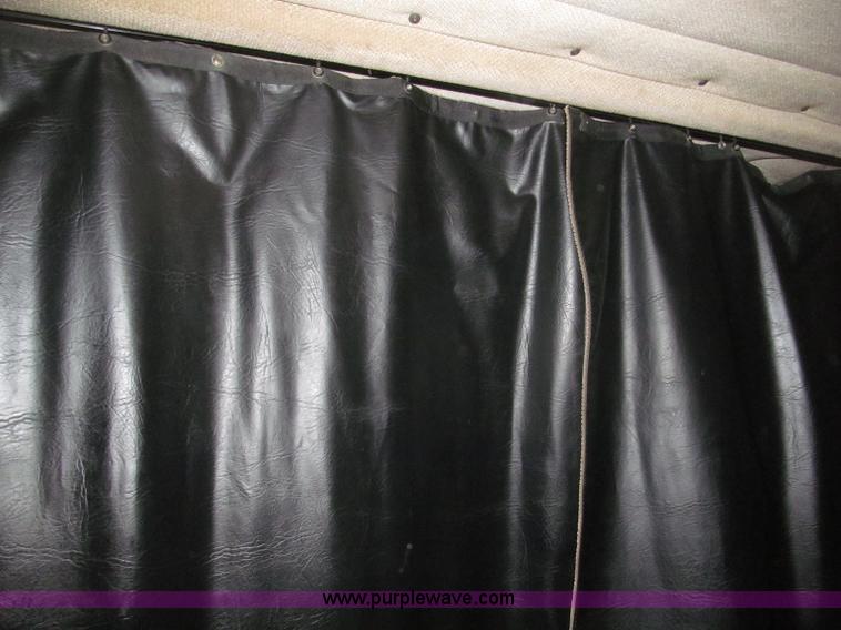 image for item B5342 1995 Freightliner FLD120 semi truck