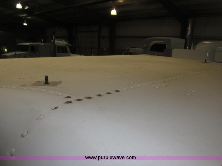 image for item B5342 1995 Freightliner FLD120 semi truck