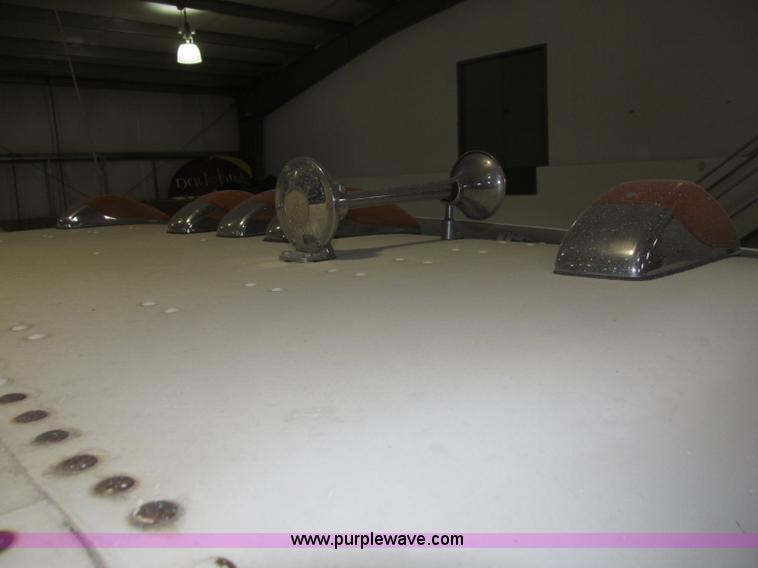 image for item B5342 1995 Freightliner FLD120 semi truck