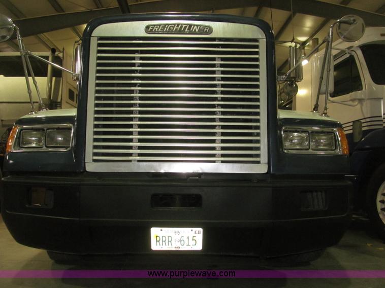 image for item B5342 1995 Freightliner FLD120 semi truck