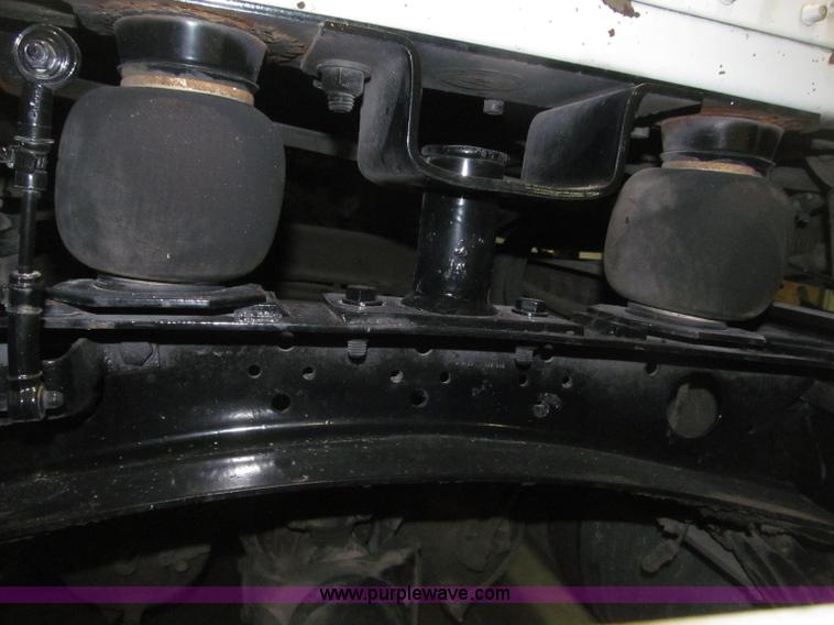 image for item B5342 1995 Freightliner FLD120 semi truck