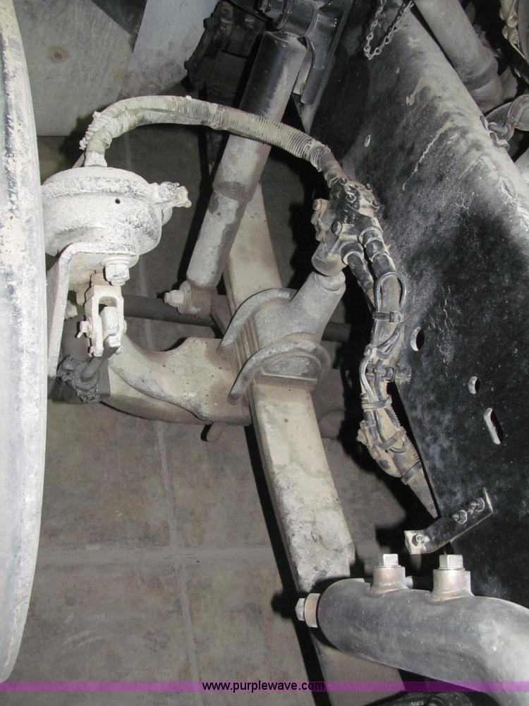 image for item B5342 1995 Freightliner FLD120 semi truck