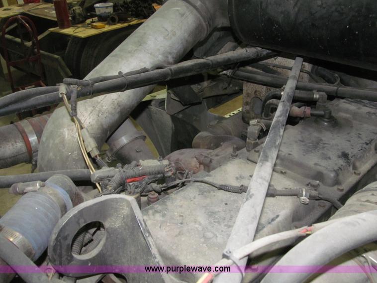 image for item B5342 1995 Freightliner FLD120 semi truck