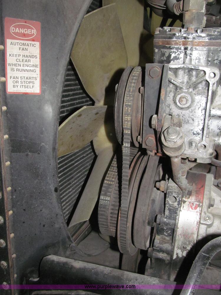 image for item B5342 1995 Freightliner FLD120 semi truck