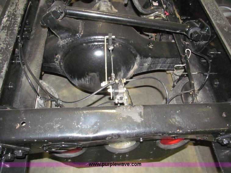 image for item B5342 1995 Freightliner FLD120 semi truck