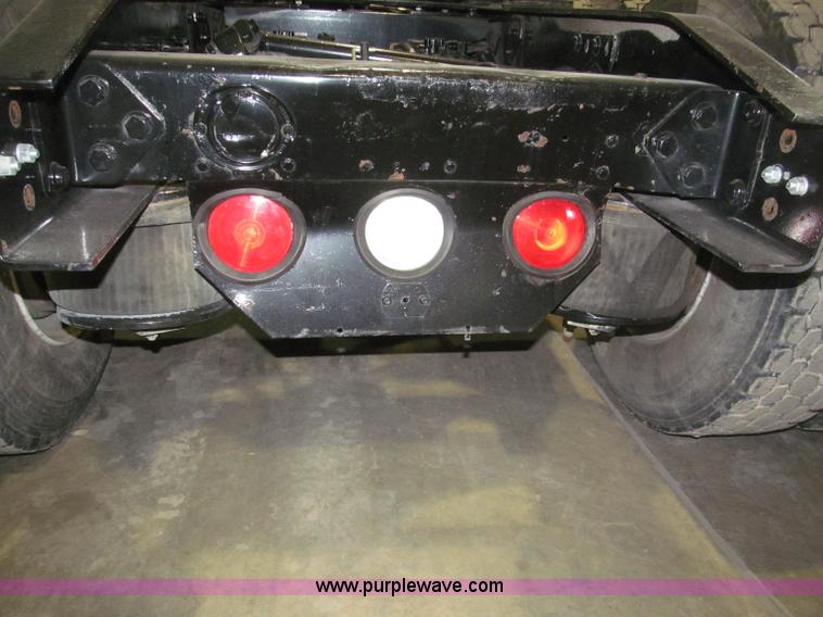 image for item B5342 1995 Freightliner FLD120 semi truck