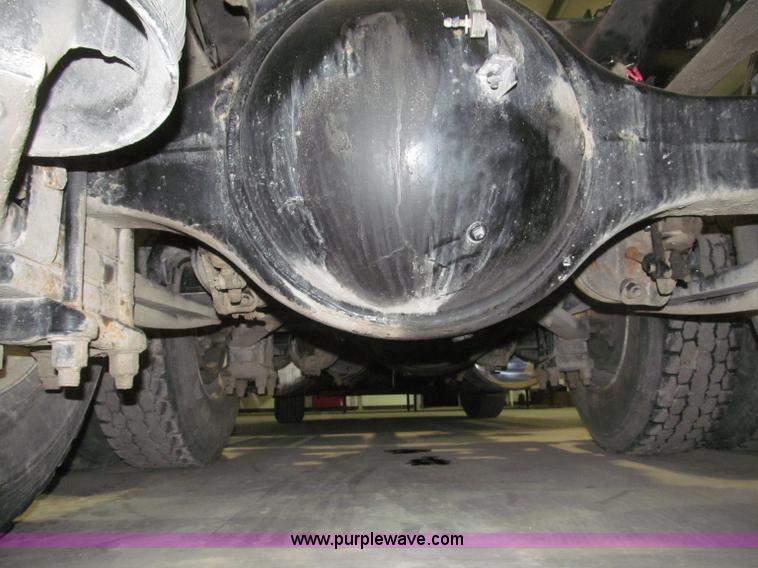 image for item B5342 1995 Freightliner FLD120 semi truck