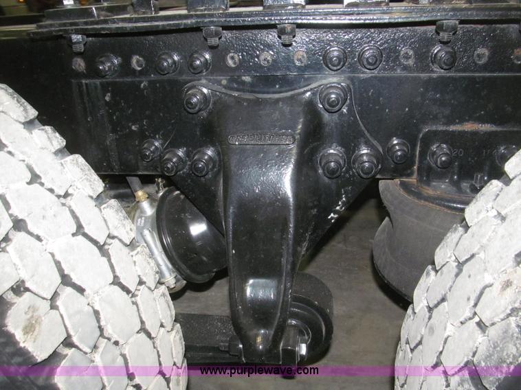 image for item B5342 1995 Freightliner FLD120 semi truck