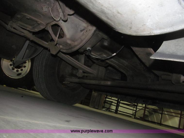 image for item B5342 1995 Freightliner FLD120 semi truck