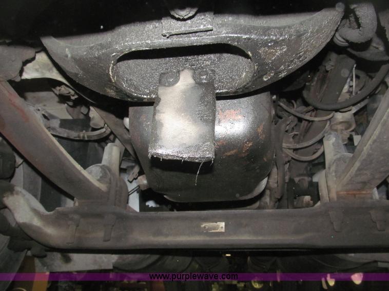 image for item B5342 1995 Freightliner FLD120 semi truck