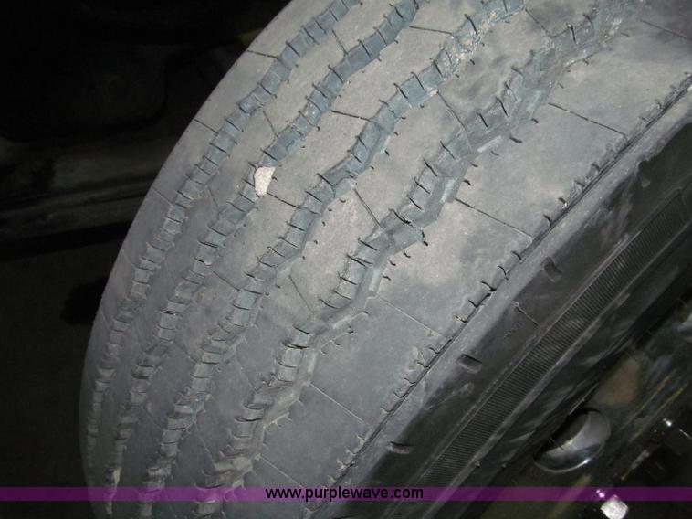 image for item B5342 1995 Freightliner FLD120 semi truck