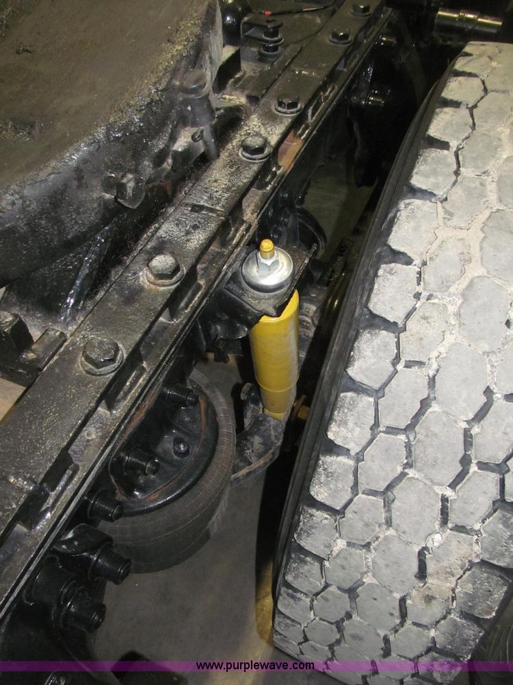 image for item B5342 1995 Freightliner FLD120 semi truck