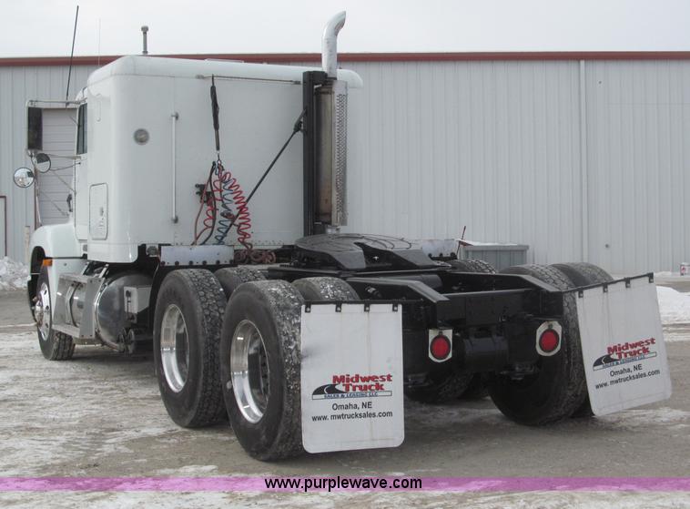 image for item B5345 1995 Freightliner FLD112 64ST semi truck