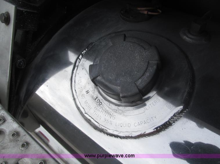 image for item B5345 1995 Freightliner FLD112 64ST semi truck